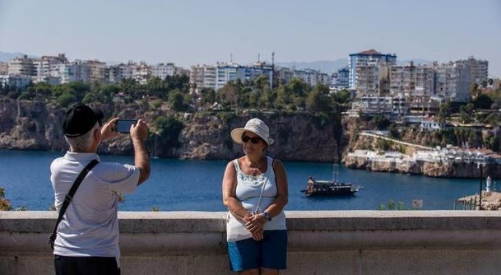 Türkiyədə turizm mövsümü bu tarixədək ertələndi