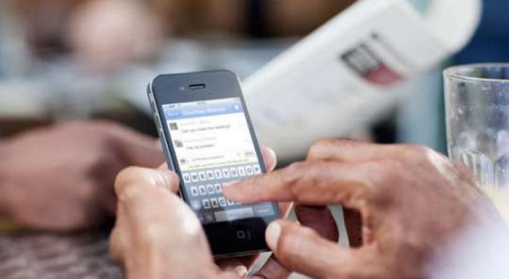 Azərbaycanda evdən çıxmaq üçün 8103 nömrəsinə SMS göndəriləcək