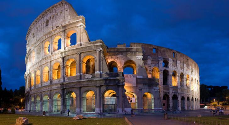 Karantinə görə boşalan Roma küçələrinə vəhşi heyvanlar gəlməyə başladı