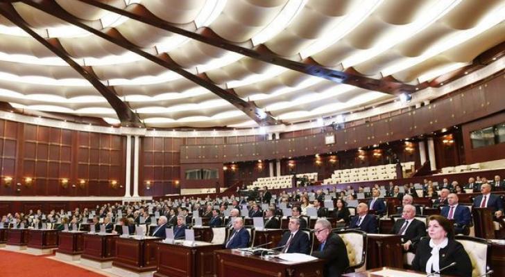 Parlamentin iclasının vaxtı dəyişdirildi