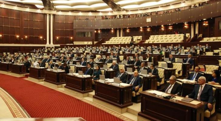 Sabah deputatların bir qismi hökumətin hesabatını dinləyə bilməyəcək
