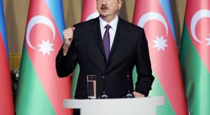 Keçən il Azərbaycan vətəndaşlığına qəbul edilən və çıxarılanların sayı açıqlanıb