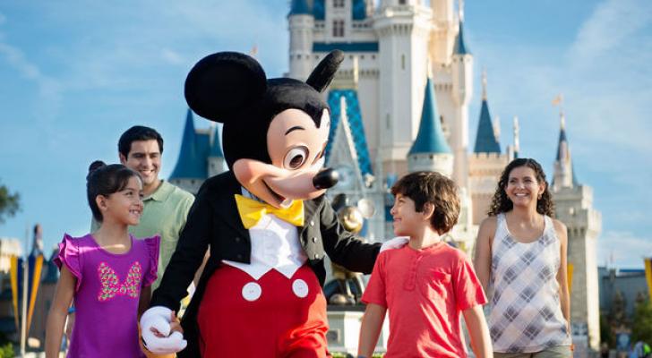 “Walt Disney” 100 mindən çox işçinin maaşını ödəyə bilmir