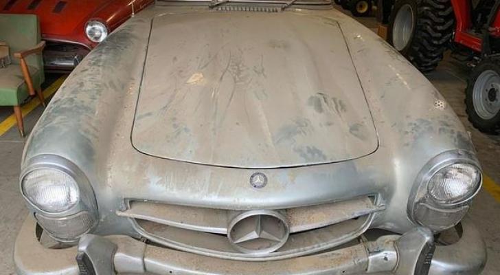 Qarajda toz basmış avtomobil bir milyon dollara satışa çıxarıldı - FOTO