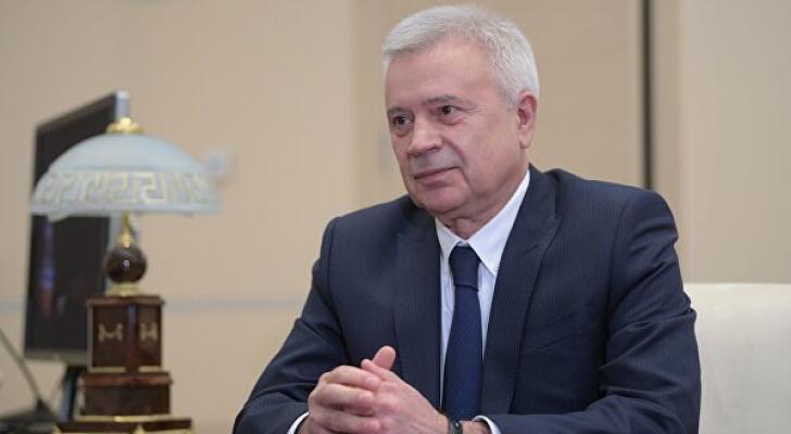 İki şirkət "LUKoil"un səhmlərini alır
