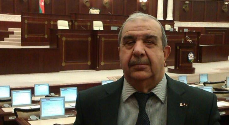 Milli Məclisin 75 yaşlı əməkdaşı təqaüdə göndərildi - FOTO