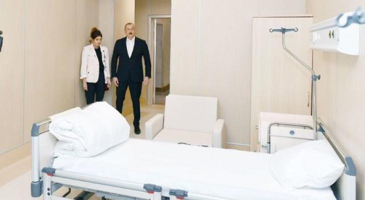 İlham Əliyev və Mehriban Əliyeva modul tipli ilk xəstəxana kompleksinin açılışında - FOTO