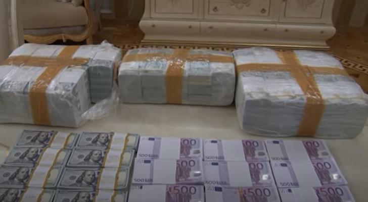Vilyam Hacıyevin qablaşdırılaraq gizlətdiyi pullar üzə çıxdı - FOTO