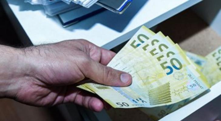 Bu şəxslərə 250 manat verilir
