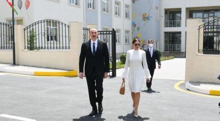 İlham Əliyev və Mehriban Əliyeva “Qobu Park-3” yaşayış kompleksinin açılışında