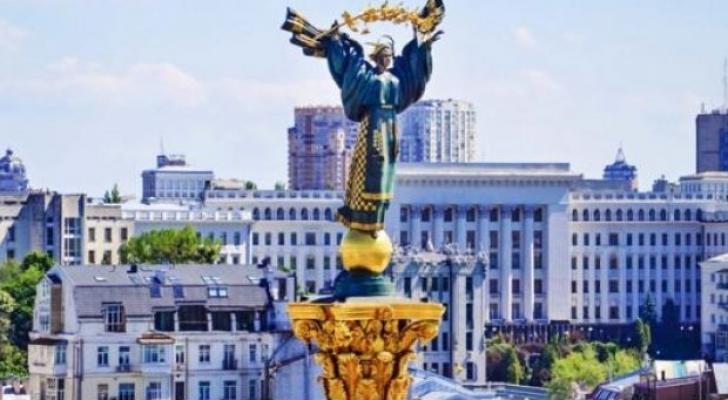Ukrayna əcnəbi turistlər üçün viza rejimini liberallaşdırır