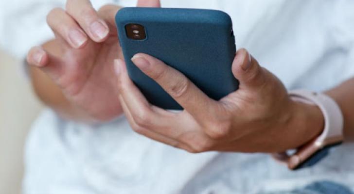 Azərbaycanda bu şəxslərə telefonu söndürmək qadağan edildi - RƏSMİ