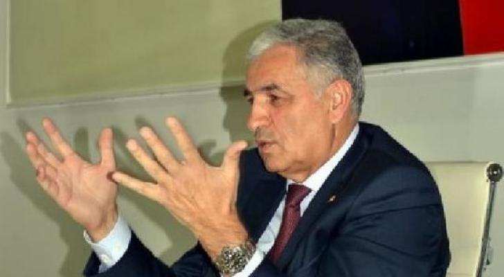 Azərbaycanda hektarlarla ərazidəki mülk icra başçısınındır? - FOTO