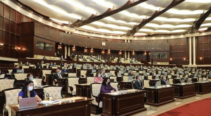Parlamentin iclası təxirə salındı