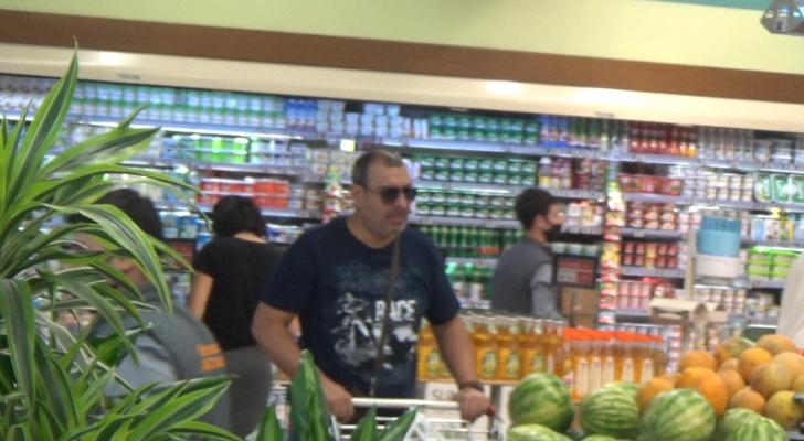 Polis iri supermarketlərdə reydlər keçirir