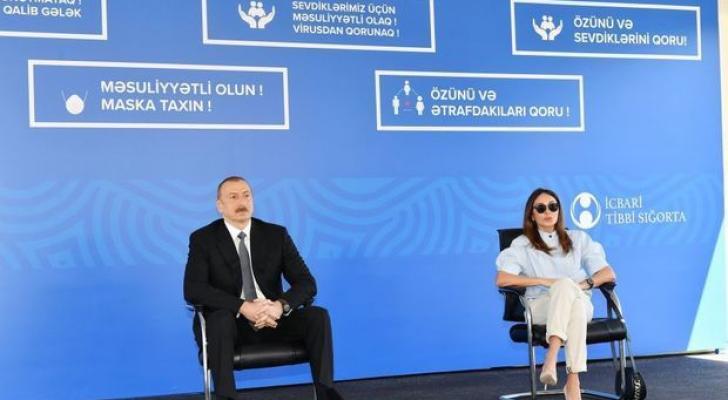  İlham Əliyev və Mehriban Əliyeva Bakıda modul tipli hospitalın açılışında - FOTO