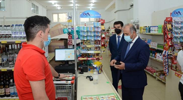 “OBA” və “Qrandmart”ın işçiləri cərimələndi - Fotolar