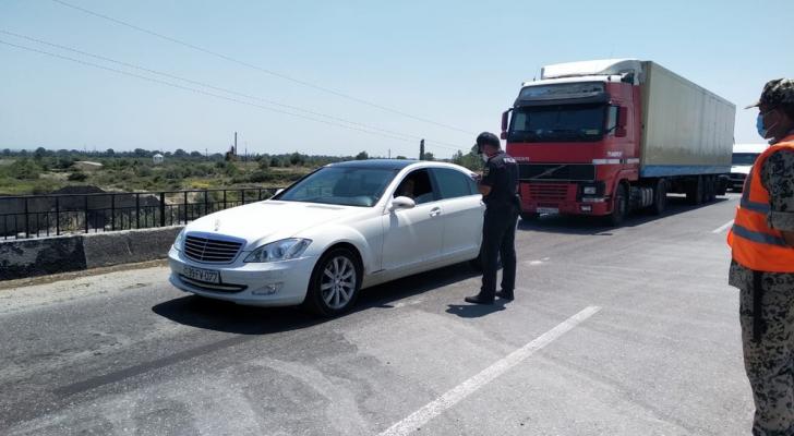 Xaçmaz polisi ticarət mərkəzlərində reydlər keçirir, maska taxmayanlar cərimələnir