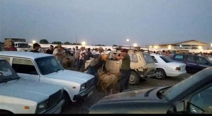 Azərbaycanda daha bir bazarda heç bir karantin qaydalarına əməl edilmir - FOTO