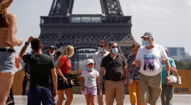 Parisin küçələrində qoruyucu maskadan istifadə məcburi oldu