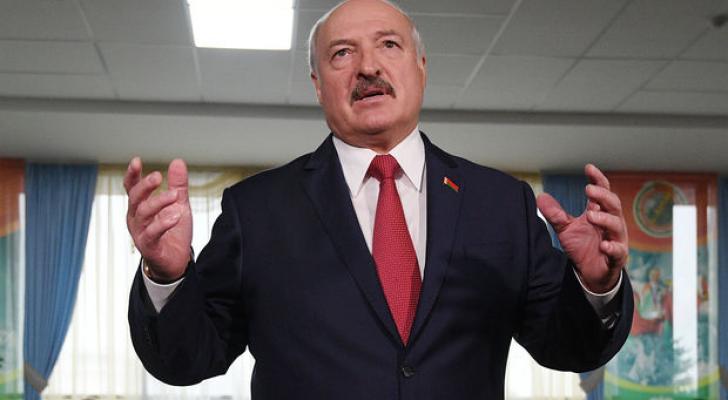Lukaşenko səlahiyyətlərini təhvil verir?