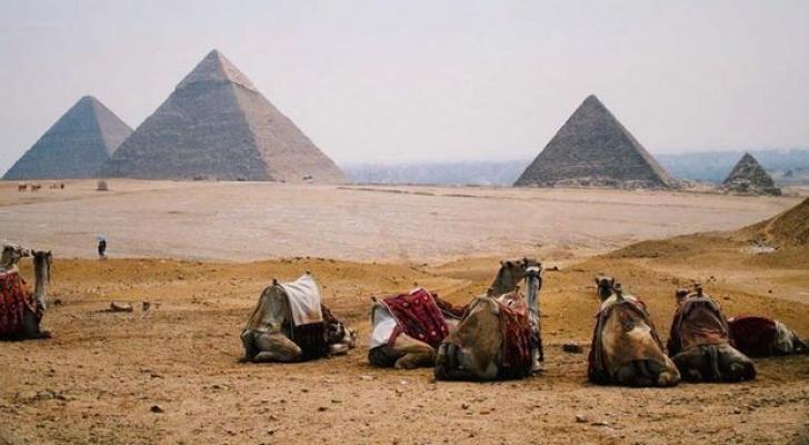 Misir piramidaları açaraq ölkəyə turist axınını artırmaq istəyir