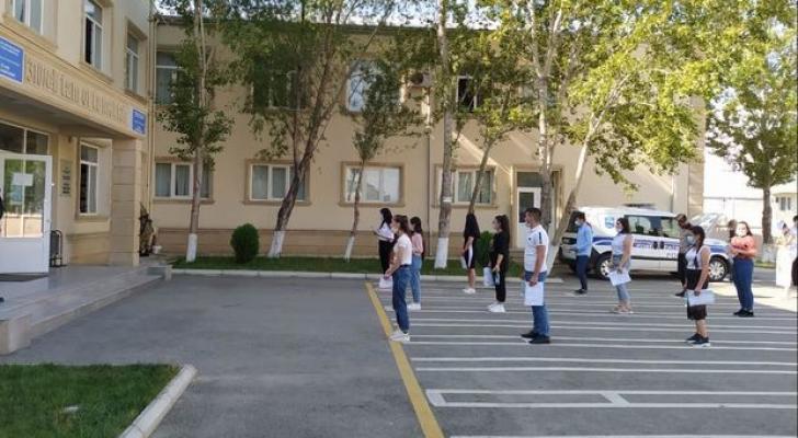 Bakı polisi qəbul imtahanlarının keçirilməsinə nəzarət edir
