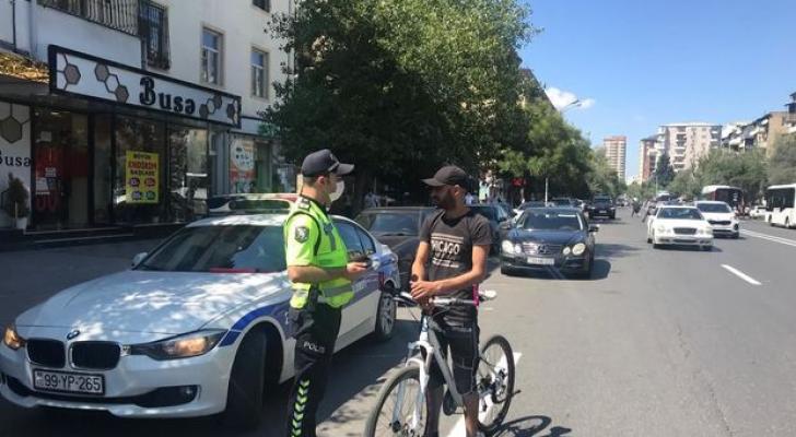 Polis Bakıda küçələrə nəzarəti gücləndirdi - FOTO