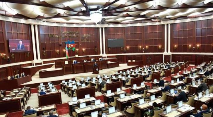 Parlamentin payız sessiyasında ictimai dinləmələr keçiriləcək