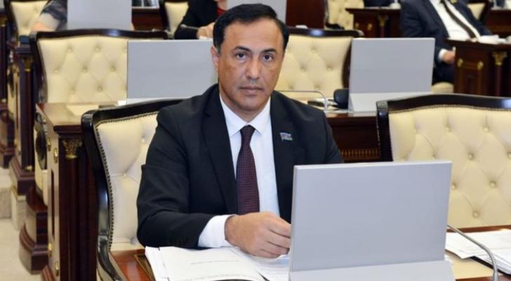 Elman Nəsirov həmkarlarından ÜZR İSTƏDİ