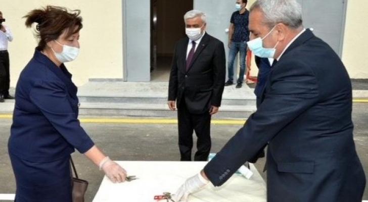 SOCAR Qaraçuxur qəsəbəsində neftçilərə yeni mənzillərin orderlərini təqdim etdi - FOTO