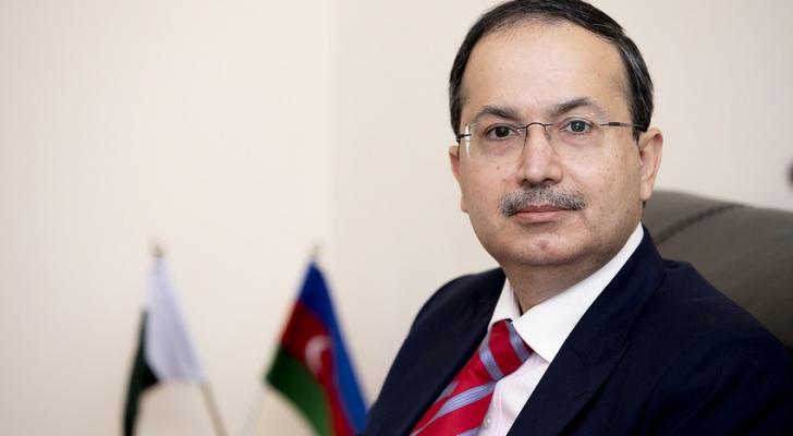 "Beynəlxalq hüquqa əsasən, dinc əhalini bombalamaq hərbi cinayətdir”