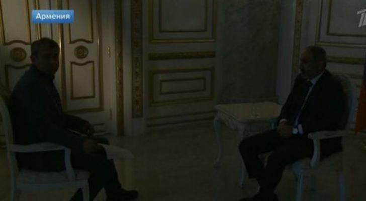 Paşinyan müsahibə verərkən Hökumət evində işıq söndü