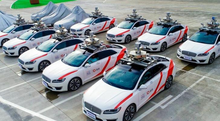 Pekində pilotsuz taksilərdə pulsuz test gəzintilərinə start verildi