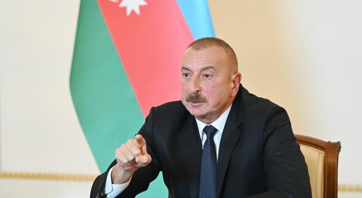 "Şuşada sərxoş vəziyyətdə oynayan o təlxək bəyan etsin ki, çıxıram"