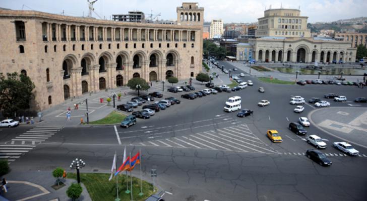 Müharibə başlayandan Ermənistanda 6 vəzifəli şəxs işdən çıxarılıb