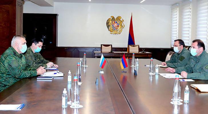 Ermənistan Müdafiə naziri general-leytenant Rüstəm Muradov ilə görüşüb - FOTO