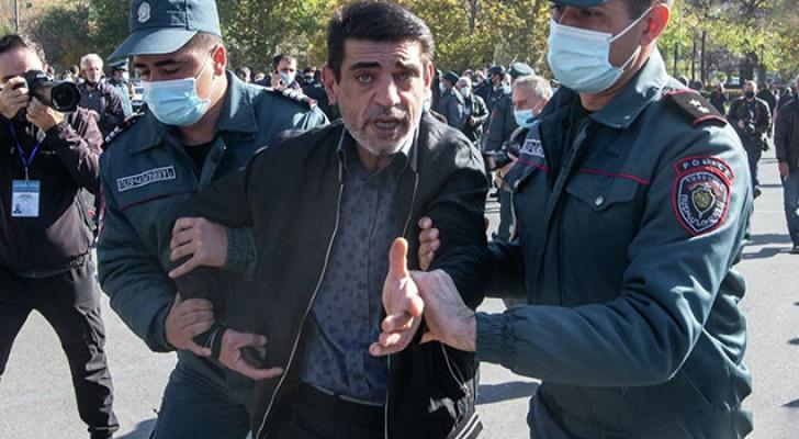 Ermənistanda Paşinyanın istefası tələbi ilə etiraz aksiyası davam edir