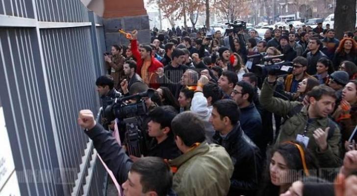 Ermənistanda növbədənkənar parlament seçkiləri keçiriləcək