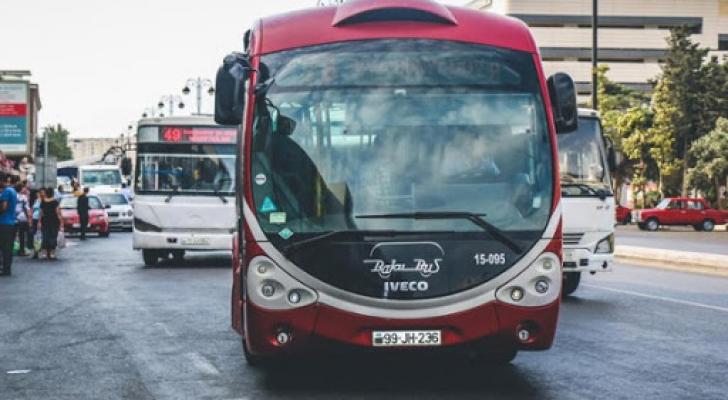 Bakıda avtobuslar gecikmə ilə hərəkət edir