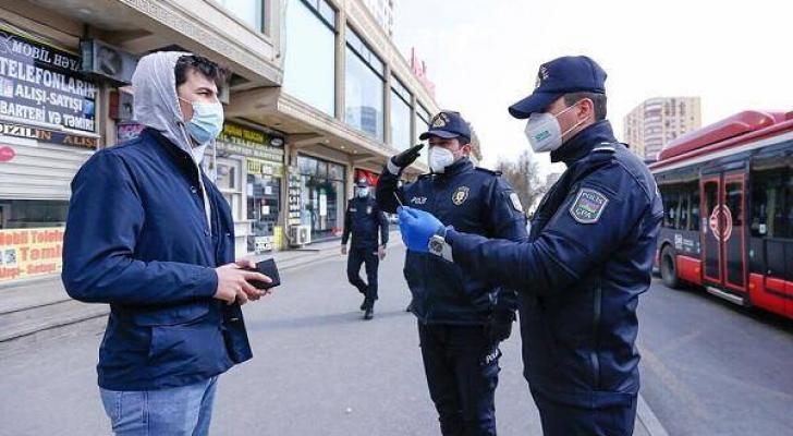 Yaşadığı evin kandarına maskasız çıxan şəxs cərimələnəcək