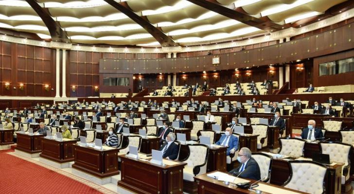 Milli Məclisin iclası başladı