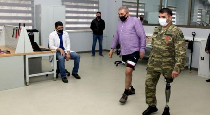 Azərbaycanda hazırlanmış ilk yüksək texnologiyalı protezlər təqdim edildi - FOTO