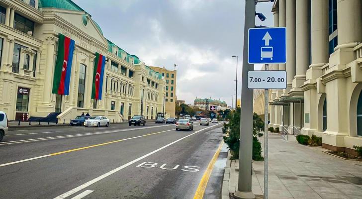 Bakıda daha bir prospektdə xüsusi hərəkət zolağı təşkil edilib