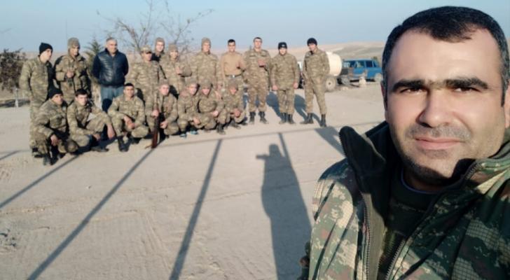 Sıra dağlara cığır salıb, ağ örpəkdə iz qoyub...Minlərlə əsgərin ailə üzvünə çevrilən MÜƏLLİM - FOTO
