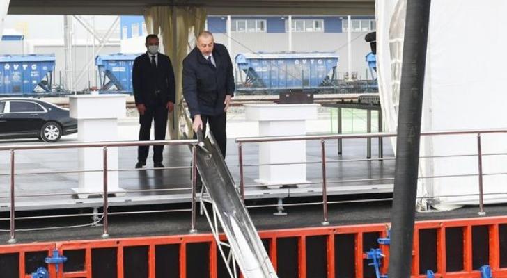 Ölkə başçısı Sumqayıt Kimya Sənaye Parkında iki zavodun təməlini qoydu