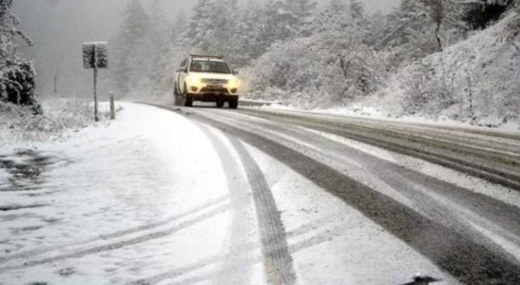 Sürücülərə XƏBƏRDARLIQ: Yollar buz bağlaya bilər