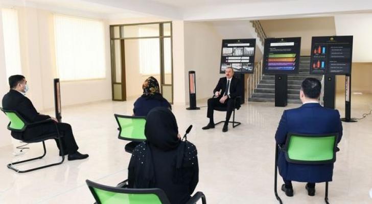 Prezident Ramanada şəhid ailələri və müharibə əlillərinə mənzillərin təqdim olunma mərasimində iştirak edib