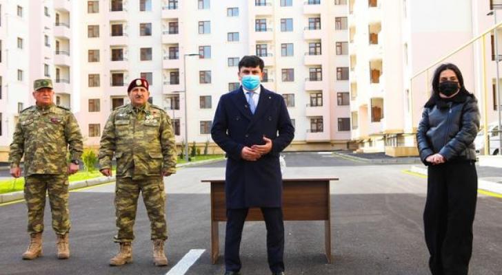 Qarabağ qaziləri və şəhid ailələrinə mənzillər təqdim olundu - FOTO