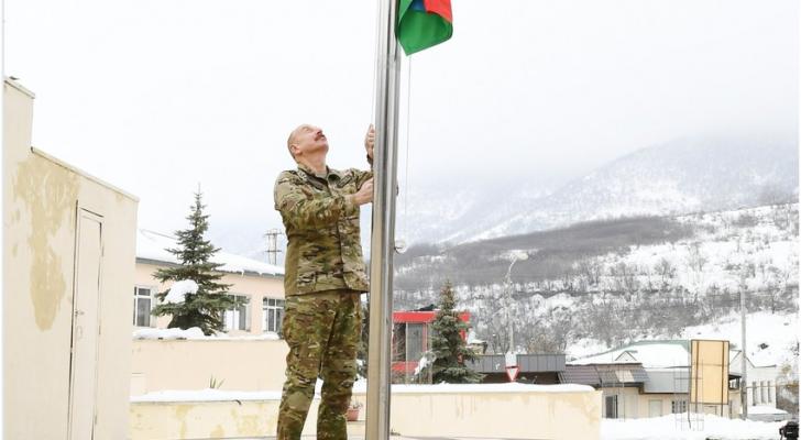 Prezident Hadrutda Azərbaycan bayrağını qaldırıb